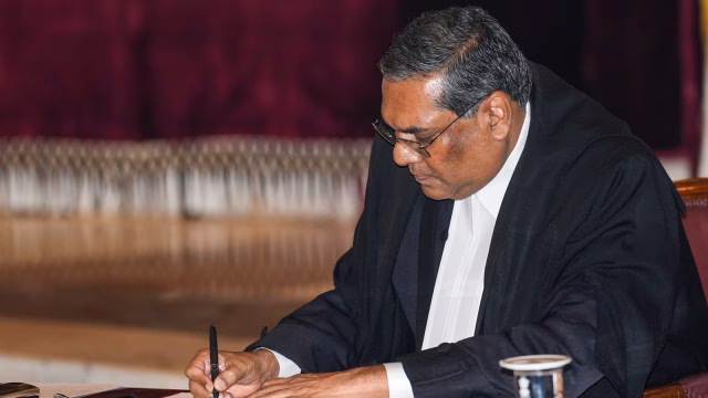 Justice Sanjiv Khanna takes oath as 51st Chief Justice of India