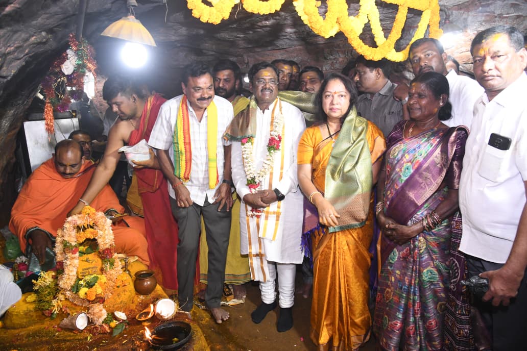 Lakhs Flock to Mallanna Temples; Minister Walks 3 Km and Announces Development Funds